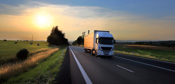 heres-whats-different-about-long-distance-moving-600x288